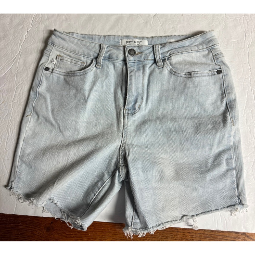 Judy Blue Skinny Fit Capri Cut Off Denim Shorts Light Wash Blue Size 9